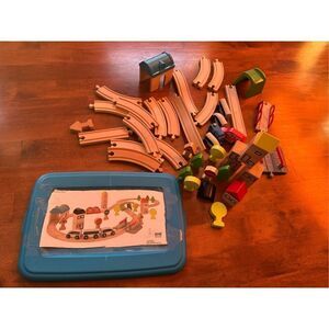 Kids wooden trainset playset